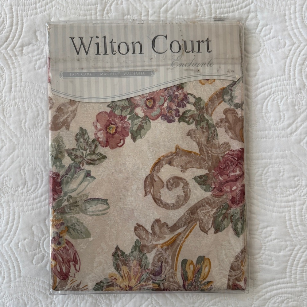 Wilton Court Enchante Floral Tablecloth 52x70 Rectangle Multi New